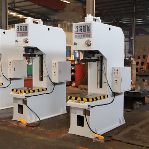 150T PLC korekcijos mašina